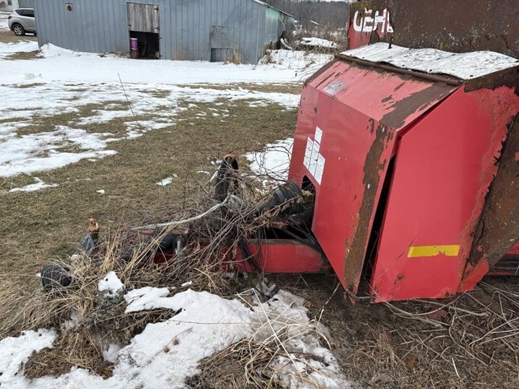 gehl-scavenger-slinger-spreader---off-site-image-2