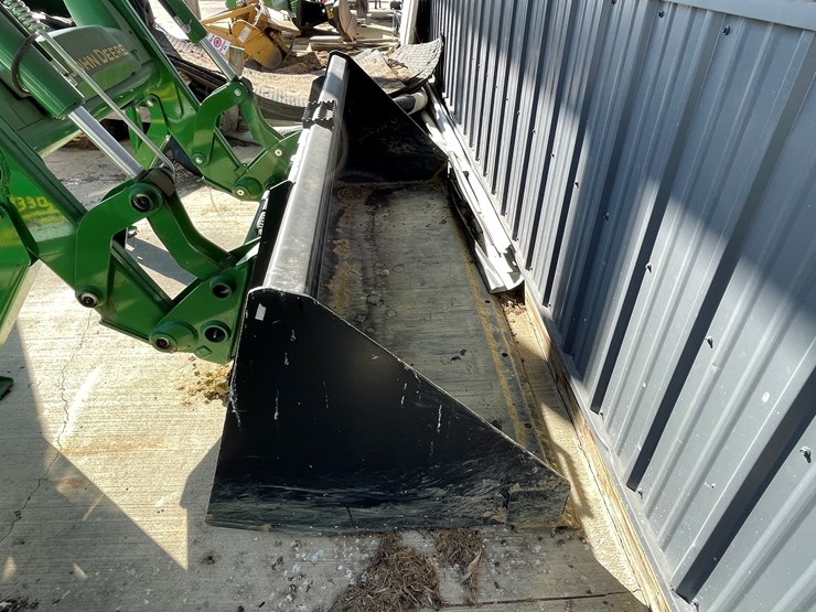 2015-john-deere-5075e-image-31