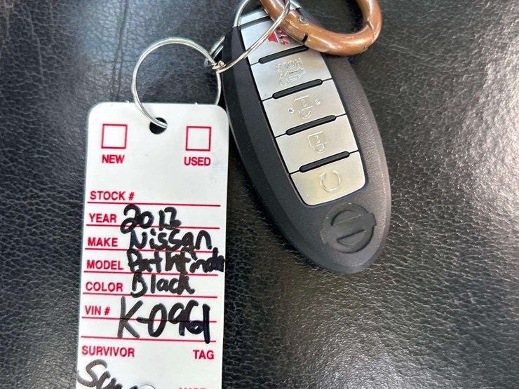 2013-nissan-pathfinder-image-34