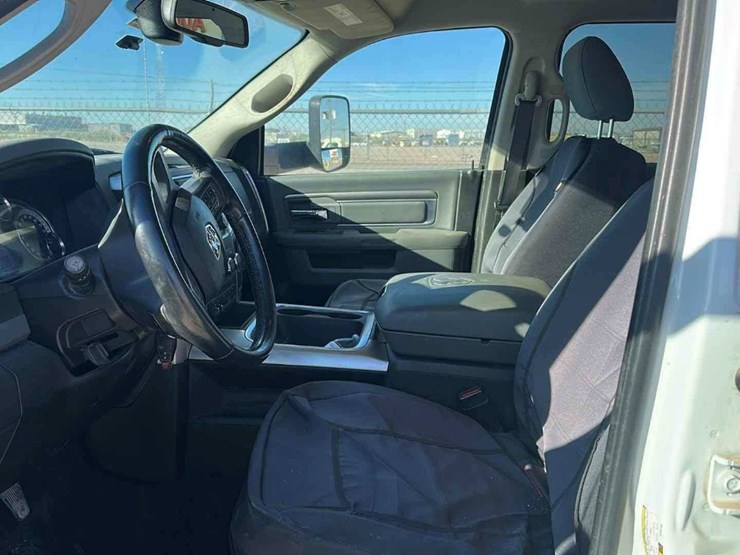 2018-dodge-2500-image-6