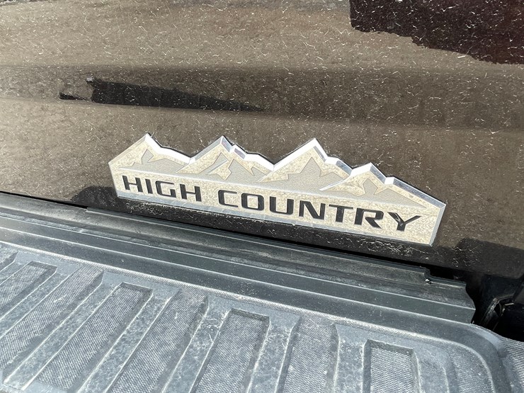#7551-•-2019-chevy-silverado-high-country-pickup-(has-wi-title)-(blair,-wi)-image-11
