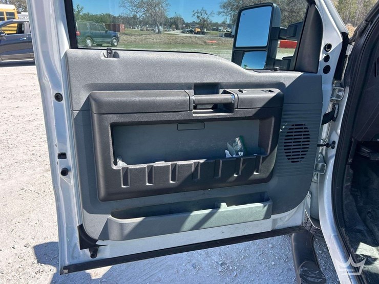 2015-ford-f350-image-18