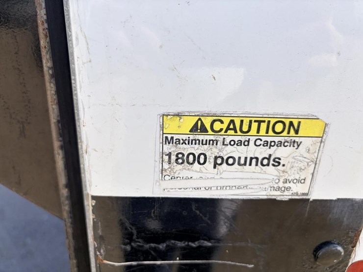 2017-isuzu-nrr-image-9