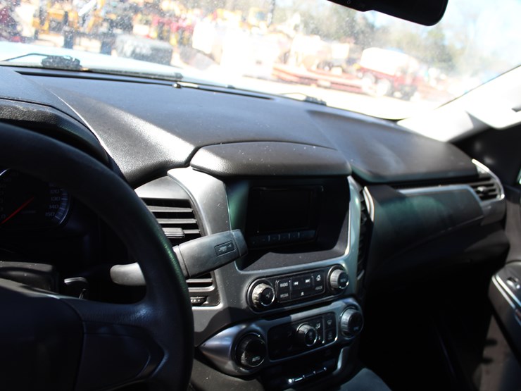 2016-chevrolet-tahoe-image-10