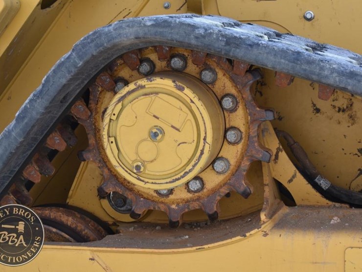 2022-caterpillar-259d3-image-39