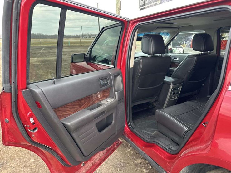 2010-ford-flex-image-14