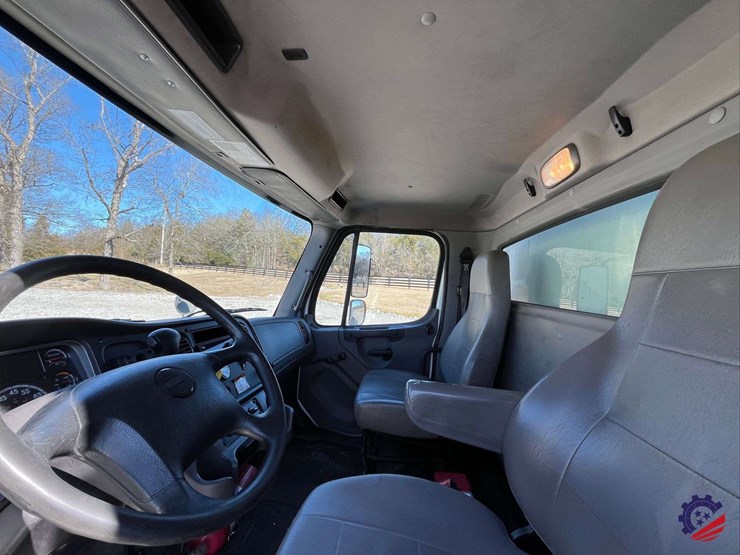 2019-freightliner-m2-s/a-box-truck-image-72