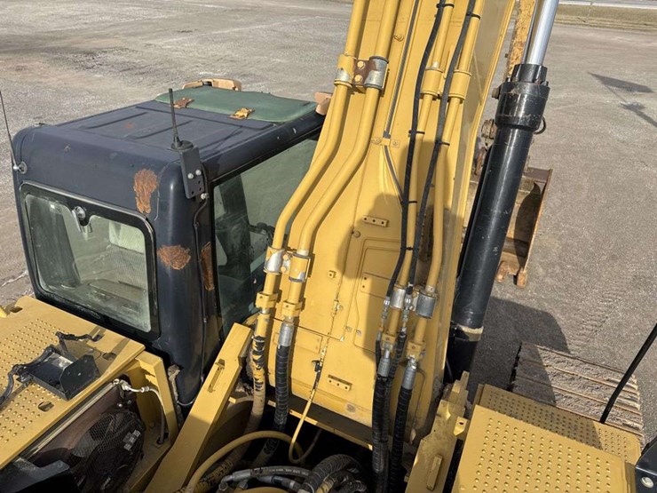 caterpillar-345d-image-18