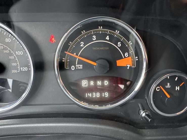 2016-jeep-compass-image-25