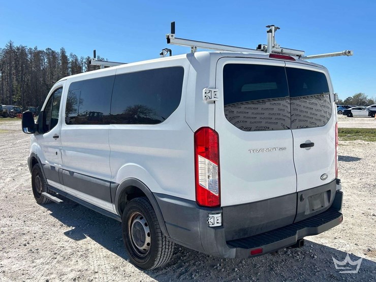 2015-ford-transit-image-4