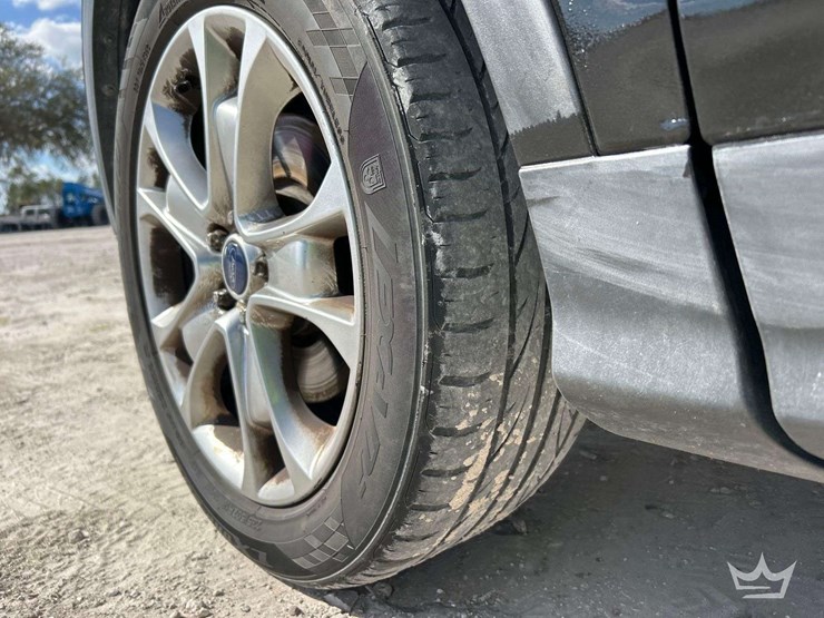 2015-ford-escape-titanium-image-24