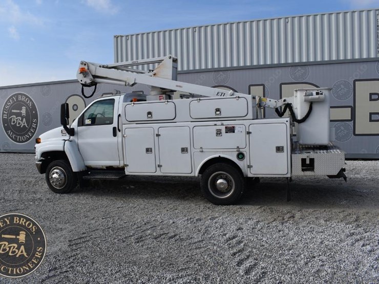 2008-gmc-topkick-c5500-image-4