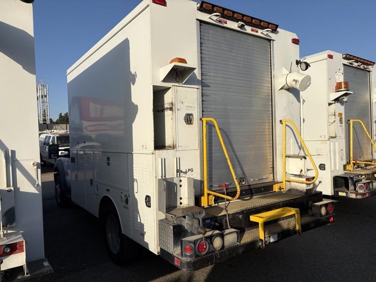 2012-ford-f550-image-4