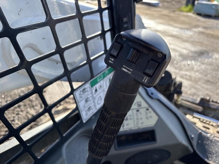 2021-bobcat-s590-image-10