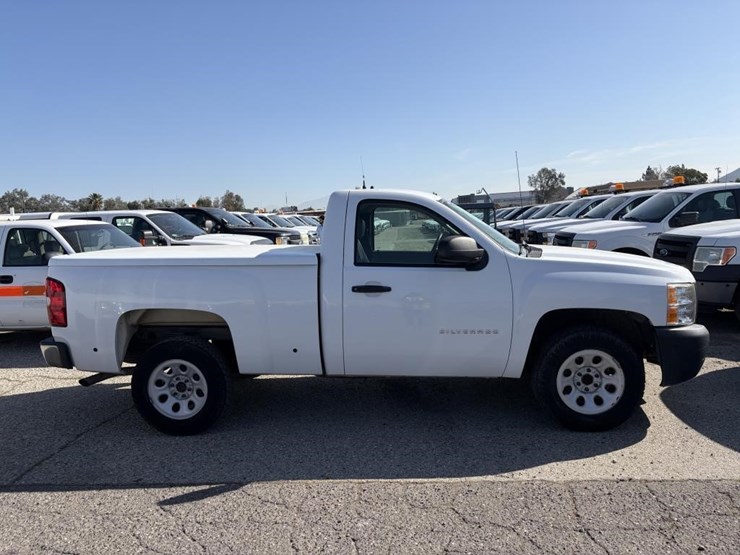 2011-chevrolet-1500-image-8