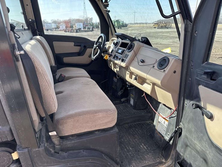 john-deere-gator-image-16