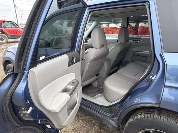 2010-subaru-forester-image-13