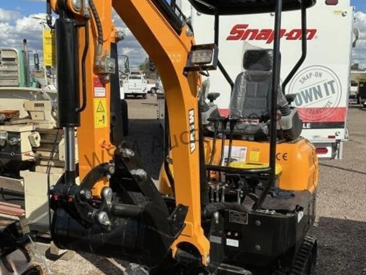 2025-miva-va20-mini-excavator-image-2