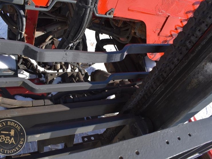 2015-moffett-m50-image-11