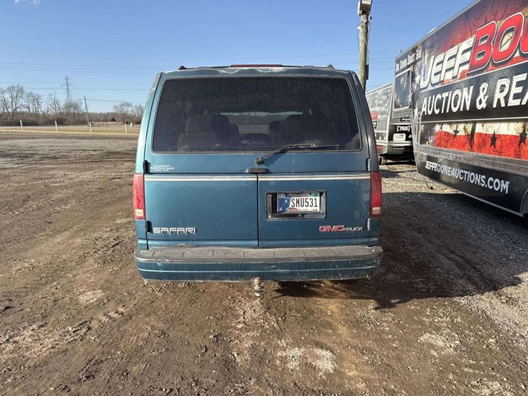 1995-gmc-safari-image-4