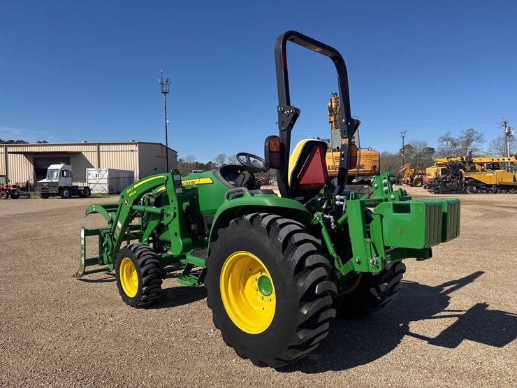 2019-john-deere-3039r-image-3