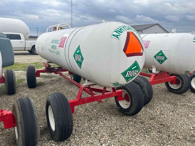 1000-gal.-nh3-tank-on-gear-#85-sells-offsite-image-8