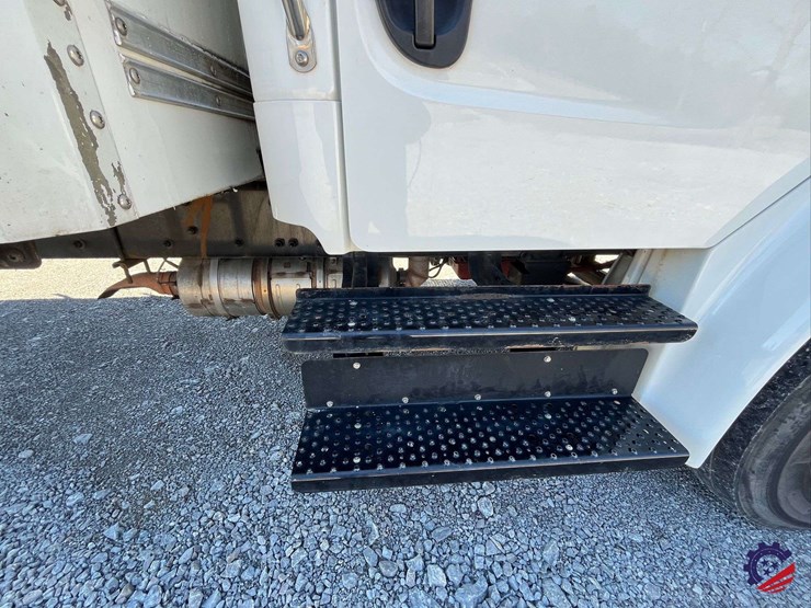 2019-freightliner-m2-s/a-box-truck-image-39