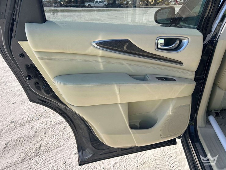 2013-infiniti-jx35-awd-suv-image-22