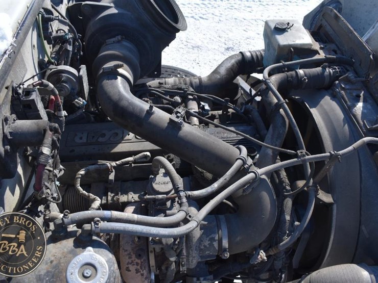 2012-peterbilt-348-image-24