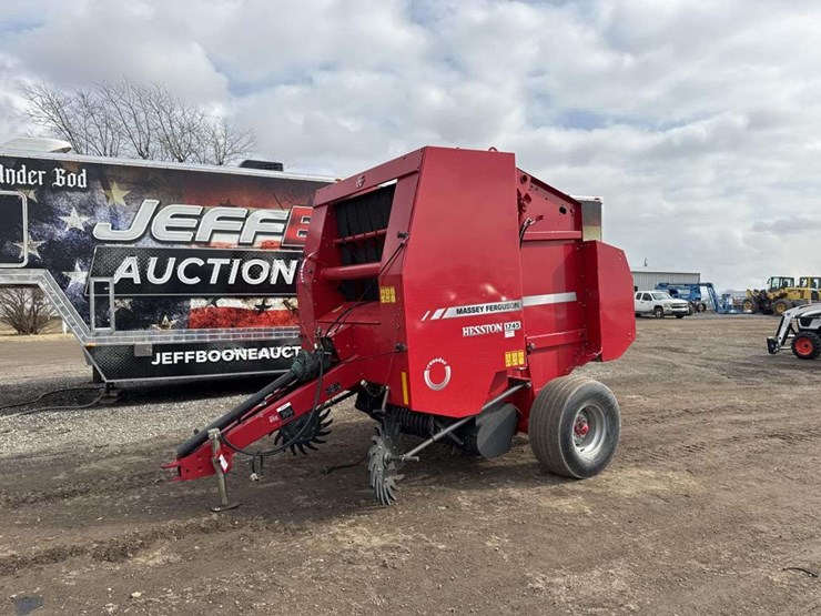 massey-ferguson-1745-image-1
