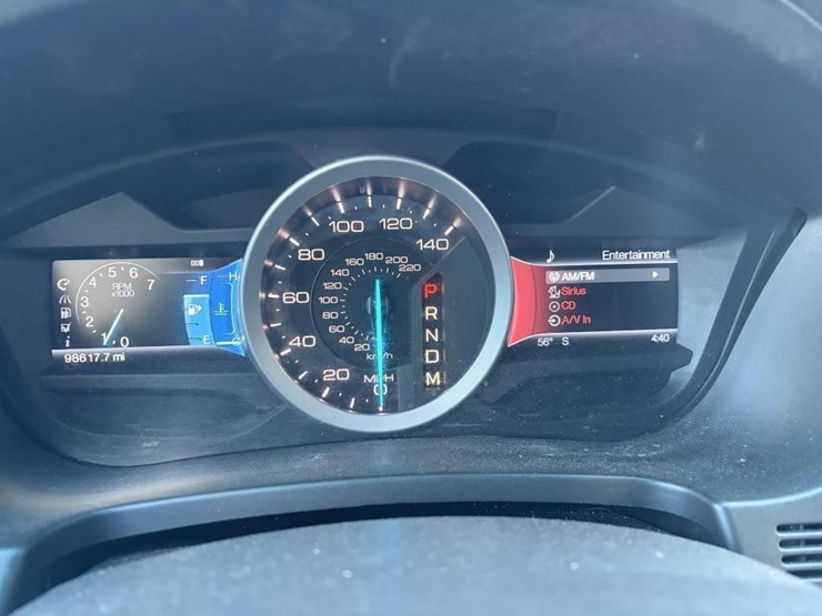 2011-ford-explorer-xlt-image-15