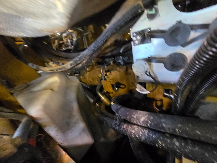 2015-caterpillar-953d-image-81