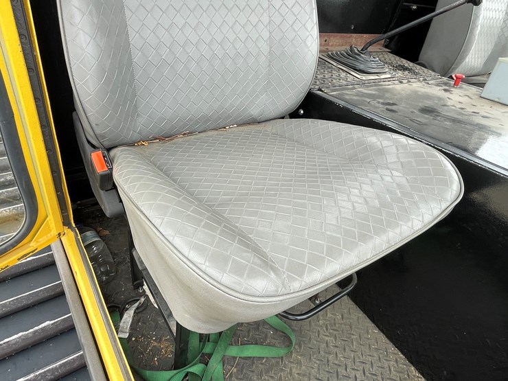 #7566-•-bombardier-snowcat-image-41