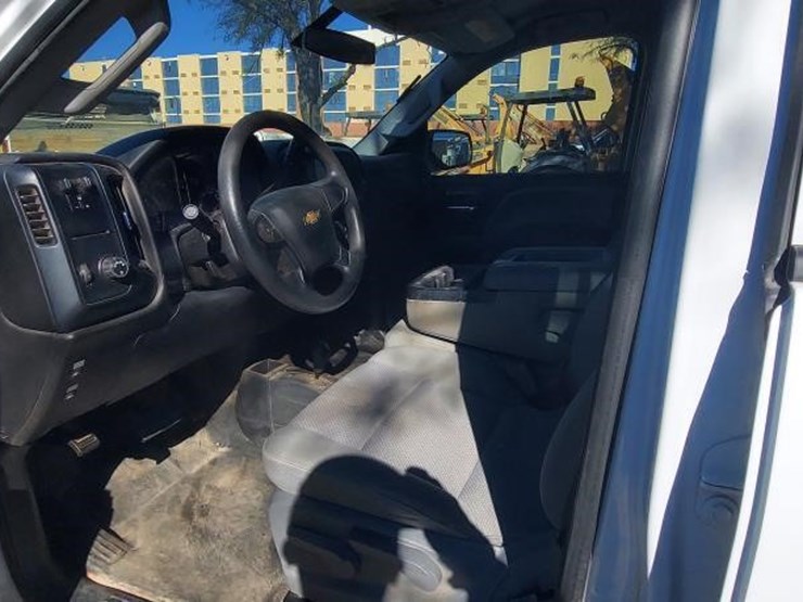 2018-chevrolet-2500-image-5