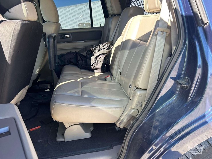 2012-ford-expedition-image-16