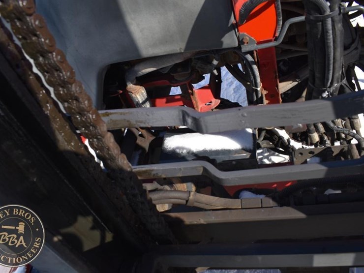 2015-moffett-m50-image-12