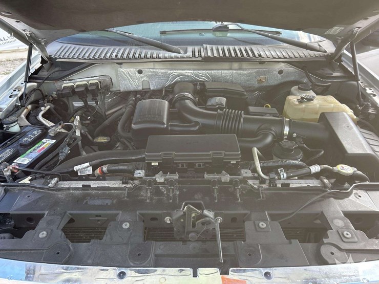 2011-ford-expedition-image-7