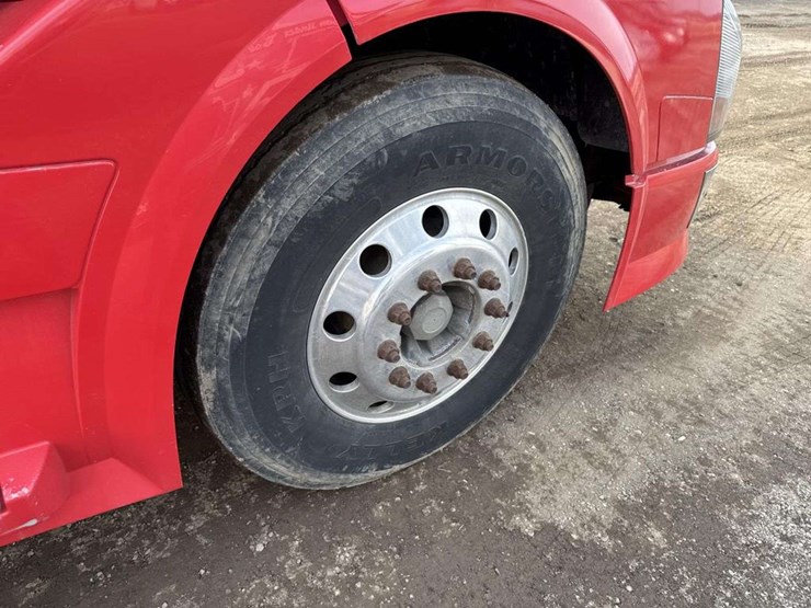 2007-volvo-vn-image-13