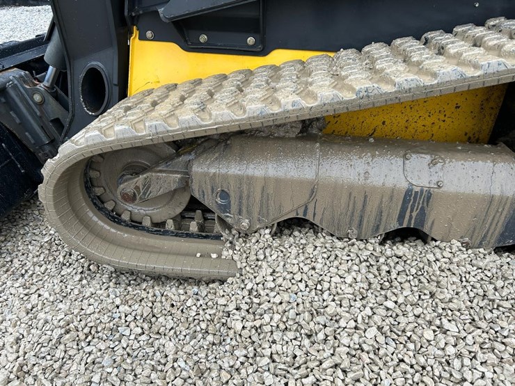 2021-new-holland-c345-image-17