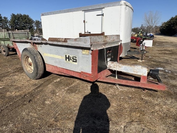 h&s-model-175-manure-spreader-image-3