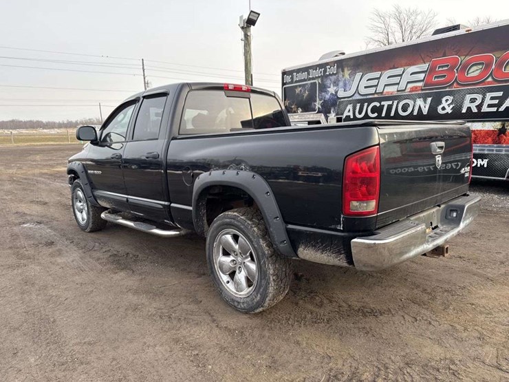 2000-dodge-1500-image-3