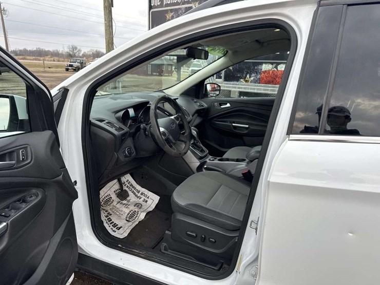 2014-ford-escape-se-image-13