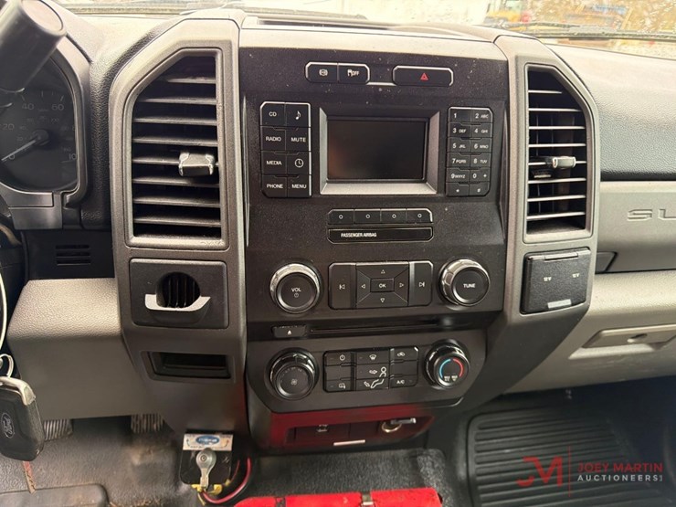 2017-ford-f550-image-24