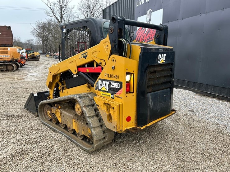 2015-caterpillar-259d-image-2