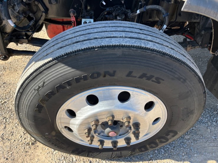 2014-kenworth-t800-image-12