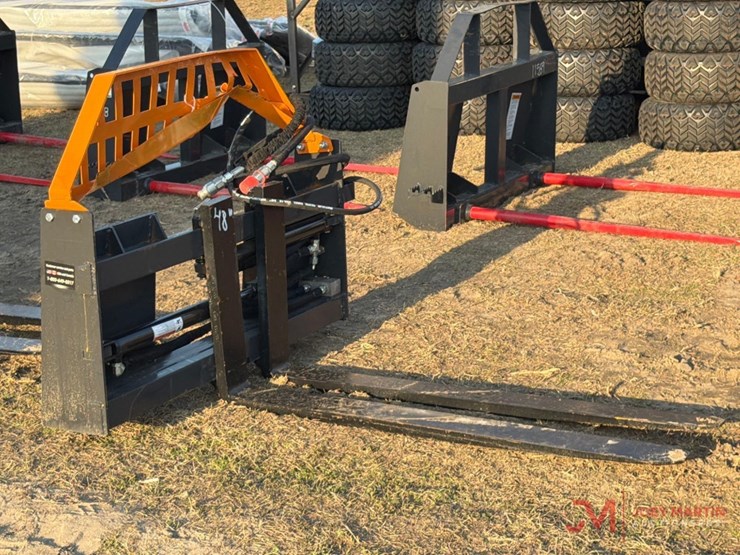 48"-hydraulic-forks-skid-steer-attachment-image-1