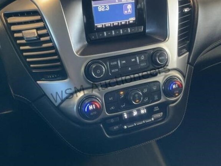 2015-chevrolet-tahoe-image-19