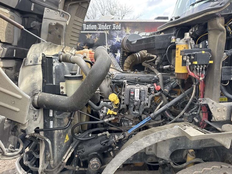 2016-caterpillar-ct660-image-35