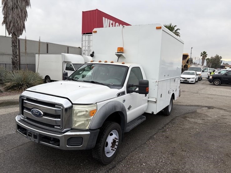 2011-ford-f550-image-1