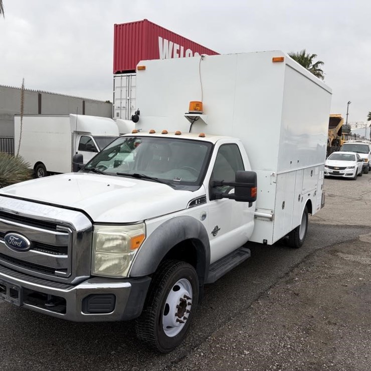2011 FORD F550